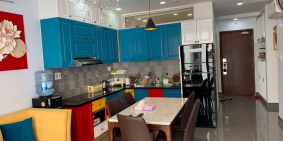 Perfect design 2-bedroom apartment near Dis 1. You can move in immediately!