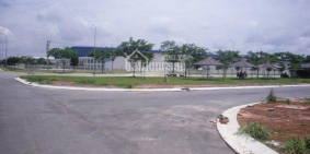 Cần bán đất mặt tiền trung tâm TP. Đồng Xoài, giá 500 triệu, sổ đỏ sang tên ngay