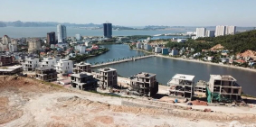 Tôi cần bán căn biệt thự "giá rất tốt để đầu tư" cũng là vị trí trung tâm Hạ Lon