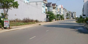 Bán gấp nền đất 2 mặt tiền trong KDC Gia Phú Bình Chánh sổ riêng giá gốc