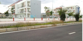 Bán nhà Bồ Đề 105m2 mặt tiền 5.4m giá 5.6 tỷ oto 7 chỗ đỗ 3 cái.