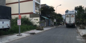 Bán gấp lô đất MT Khánh Hội,Quận 4,thổ cư,sổ riêng,5x20m chỉ 2.4 tỉ,bao sang tên