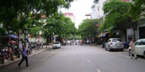 Cho thuê mặt bằng kinh doanh KDT Việt Hưng 35m2x4m mặt 8 triệu LH 0942229207