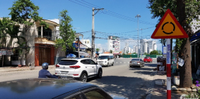 Cho thuê mặt bằng 2 mặt tiền gần vòng xoay Nguyễn Đức Cảnh  Hoàng Diệu Nha Trang