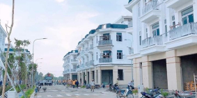 Cần bán nhà 1 trệt 2 lầu ở Bến lức , Long An cách chợ Bình Chánh 3km