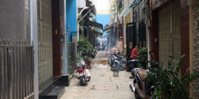 Ngang 4 dài 15 1 trệt 2 lầu sân thượng khu VIP P1