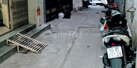 Bán gấp nhà hiếm,gần Đầm Sen 2 lầu mà chỉ 1tỷ750