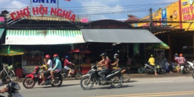 Bán nhà cuối năm. Giá rẻ vị trí đẹp, đối diện chợ