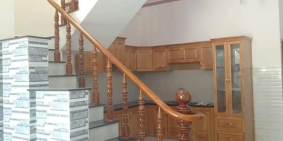 Tôi có căn nhà cần bán gấp, diện tích ngang 4m, dài 20m, sổ hồng, thổ cư 100%.