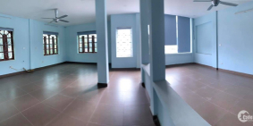 Cho thuê nhà nguyên căn mặt phố Khuất Duy Tiến giá cực sốc!