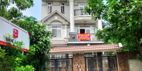 Cho thuê mặt bằng tầng trệt, mặt tiền đường Q.2 200m2