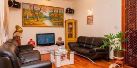 Bán Biệt thự 250m2 có hồ bơi,mặt tiền khu phân lô giá chỉ hơn 20tỷ.