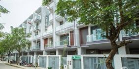 Bán nhà lô góc Vạn Phúc Riverside, QL13, đã có sổ hồng,  thang máy và nội thất.