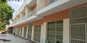 Bán nhà Bến Cát mới xây dựng 200m2+3 căn kiot giá 1ty1