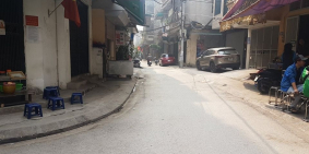 Nhỉnh 2 tỷ! Ô tô đỗ cửa! Nhà Đẹp, Ở luôn 5 tầng Pháo Đài Láng.