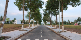 Cặp nền hướng Tây Bắc xây nhà nghỉ, khách sạn, cafe sân vườn đều lý tưởng.