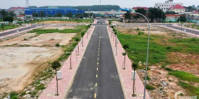 Đất nền 4 mặt tiền, sát chợ, TP.Dĩ An, Bình Dương, full thổ cư, sổ hồng sẵn