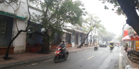 Cho thuê nhà làm nhà hàng mặt hồ Thành Công: 125m2, mặt tiền 5m.