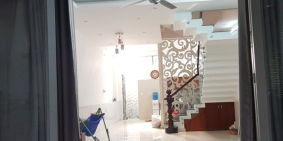 Nhà 1 trệt 2 lầu ngay công viên Ánh sáng