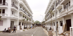 Mở bán 52 căn liền kề - shophouse khu nhà ở Phú Diễn. Giá từ 5,2 tỷ/lô .