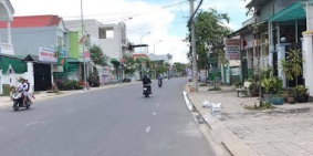 BÁN NHÀ TRỆT-MẶT TIỀN ĐƯỜNG ĐỒNG VĂN CỐNG- DT: 5.25 x 23.5 NỞ HẬU 5.63