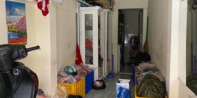 Bán nhà Nguyễn Văn Nguyễn Quận 1. 34,6m2. Gần chợ Tân Định. Ra được bờ kè