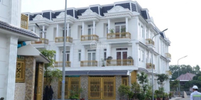 Bán gấp căn nhà phố 1 trệt 2 lầu ngay TP Dĩ An giá chỉ 2ty8 ngân hàng hổ trợ 60%