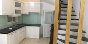 Bán nhà đẹp thuận lợi kinh doanh phố Khương Đình 32m2, 5T, giá 2,8 tỷ.