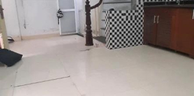 Cần bán nhà gần Ngã Tư Sở -Lô góc - 30m2 - oto 30m.