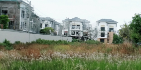 Bán gấp đất giá rẻ chưa tới 1/2,chỉ với 52triệu/m2,kề Verosa Park đẳng cấp.SHCC