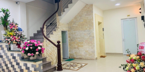 cho thuê nguyên căn CCMN cao cấp tại ngã tư Hồ Tùng Mậu