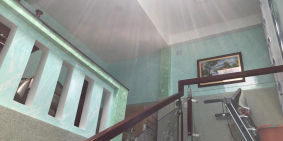 Nhà mới sơn lại cách đây 1 tuần. Gần mặt tiền Phạm văn đồng .