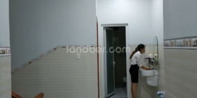 Chính chủ cần bán căn nhà MT chợ Dĩ An, Bình Dương.