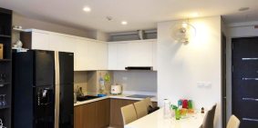 Tôi cho thuê CH cao cấp 2PN, 94m2, full đồ đẹp tại Hong Kong Tower, giá mềm