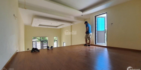 Bán nhà tại đội 12 thôn Hành Lạc - TT Như Quỳnh, giá 1.25 tỷ: lh 0835459289