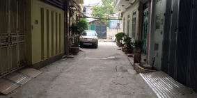 Bán nhà mới đẹp 30m2, 4 tầng, ô tô đỗ cửa tại phố Vĩnh Hưng 2.35 tỷ.