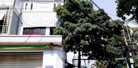 Cho thuê nhà ngay Cao Đẳng Bách Việt, chợ An Nhơn, nguyên căn 3PN + sân thượng