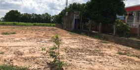 Gia đình có người bị bệnh cần có tiền chạy chữa nên bán miếng đất xây kho xưởng