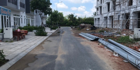 Nhà Phố Cao cấp Ven Sông, Giá Cực Rẻ