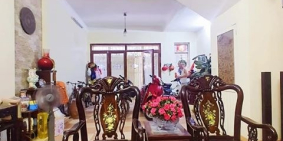 Bán nhà phố Bùi Ngọc Dương Hai Bà Trưng,Dt 40m2 5 tầng : 3 tỷ.