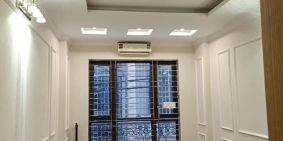 Bán nhà mặt phố ô tô đỗ của cả ngày. Vương Thừa Vũ: 28m, 4 tầng. giá 2,8 tỷ.