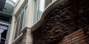 Khách sạn ngay vòng xoay dân chủ cần bán