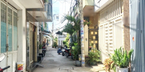 Bán nhà đẹp 2 lầu hẻm xe hơi 4m đường Bùi Minh Trực Phường 5 Quận 8