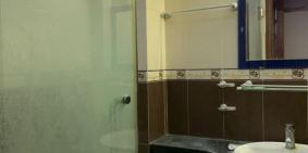 Chưa đến 80tr/m2 có ngay nhà phố Nguyễn Trãi, 40m2x5 tầng, LH 0975469608.