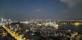 Cho thuê căn hộ mới 100%, đầy đủ nội thất, nhìn ngay ra Hồ Tây ở D'EL DORADO.