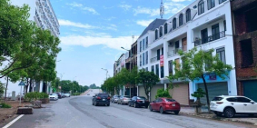 gia đình cần bán nhanh lô đất víp tại khu đô thị Nam Đầm Vạc