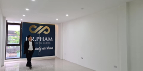 BÁN NHÀ PHẠM VĂN ĐỒNG, KINH DOANH SẦM UẤT, NÚT GIAO TRỌNG ĐIỂM.