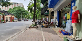 CỰC PHẨM nhà mặt phố đoạn đẹp nhất quận Cầu Giấy, mặt tiền 4.5m. LH: Mr.Tuấn Anh