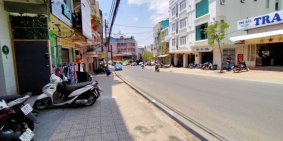 Cần bấn nhà 2 mặt tiền trung tâm giá hợp lý nhất trung tâm, Phường 6, Đà Lạt