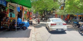 BÁN NHÀ MẶT PHỐ QUẬN HAI BÀ TRƯNG KINH DOANH SẦM UẤT THÔNG SÀN VỈA HÈ RỘNG 5M Ô